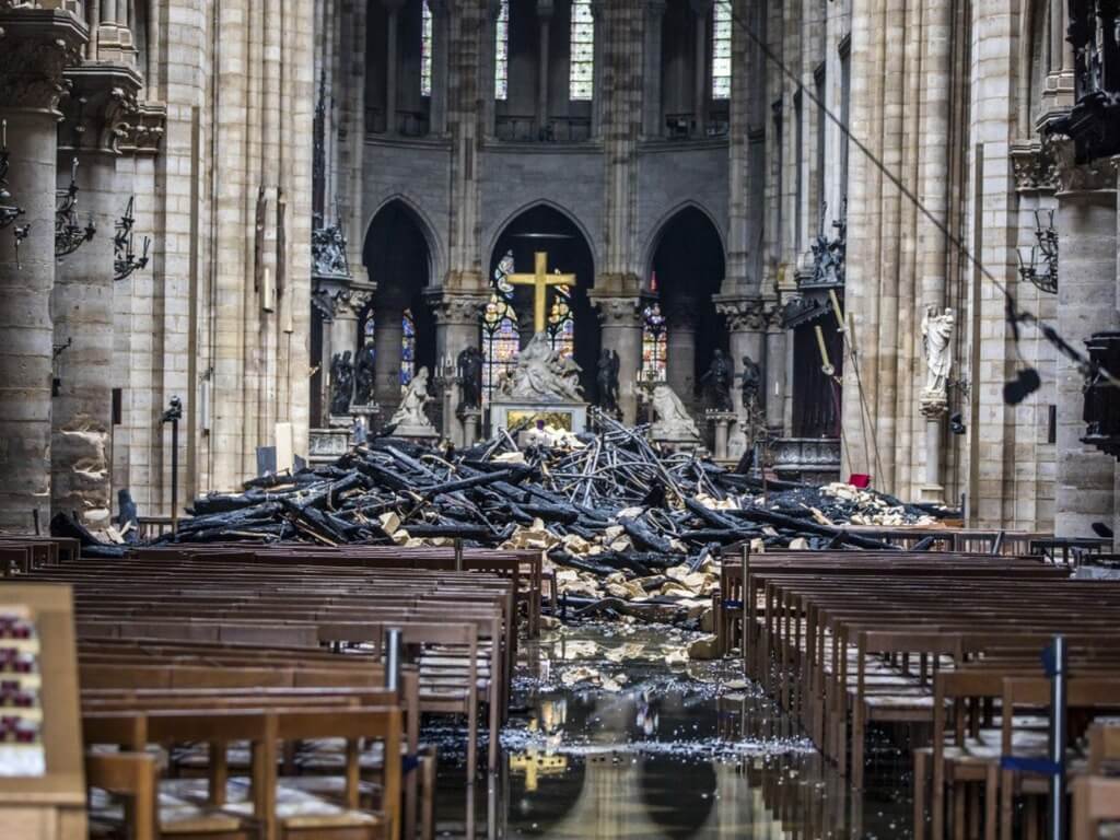 巴黎圣母院的火灾让人痛心，但教堂和每个人心中的重建都已经开始