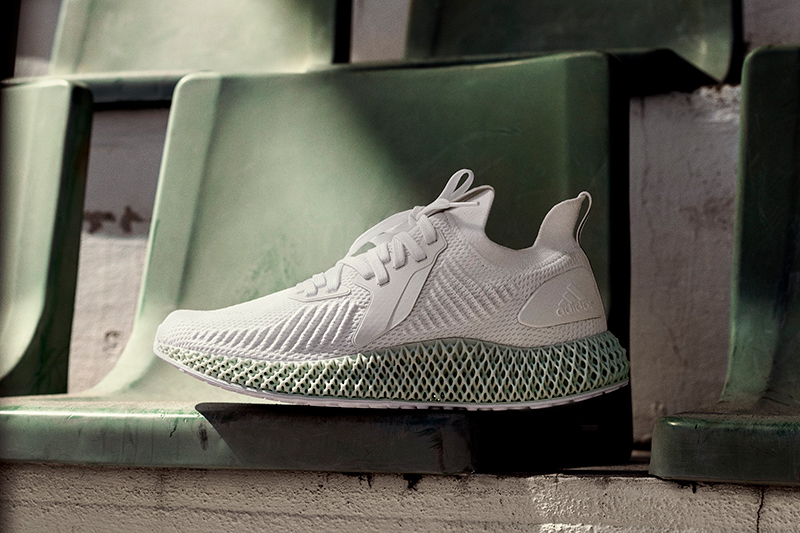 adidas 的全新跑鞋 ALPHAEDGE 4D 今天上市了，它到底有什么厉害的