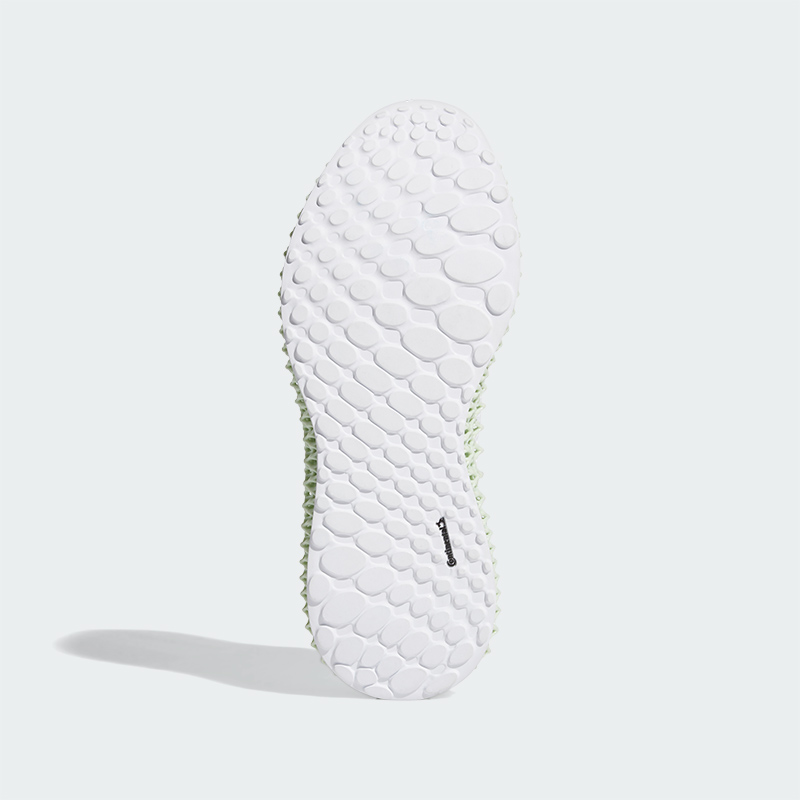 adidas 的全新跑鞋 ALPHAEDGE 4D 今天上市了，它到底有什么厉害的