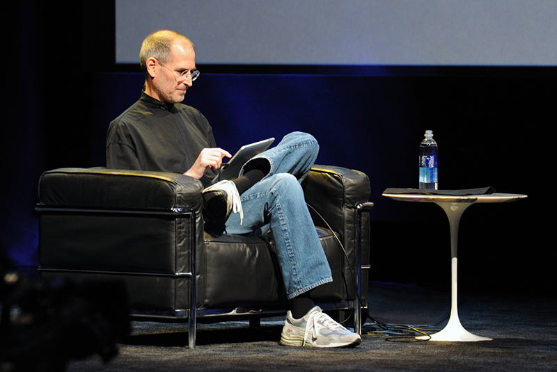 谢天谢地，Jony Ive 终于离开苹果了