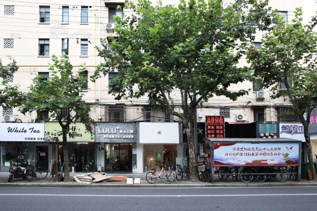 这家30㎡的小店像颗糖果，还包含了一点女建筑师“建筑学汉子心”粗糙的碴碴